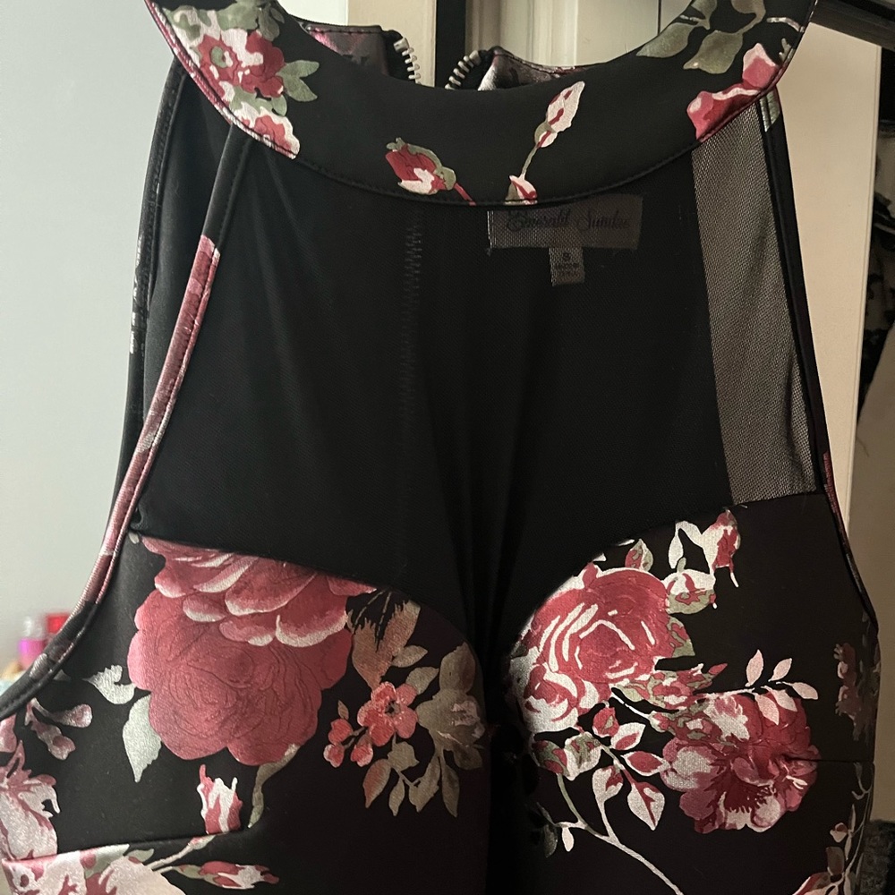 Cute floral tight mini dress, only worn once!
